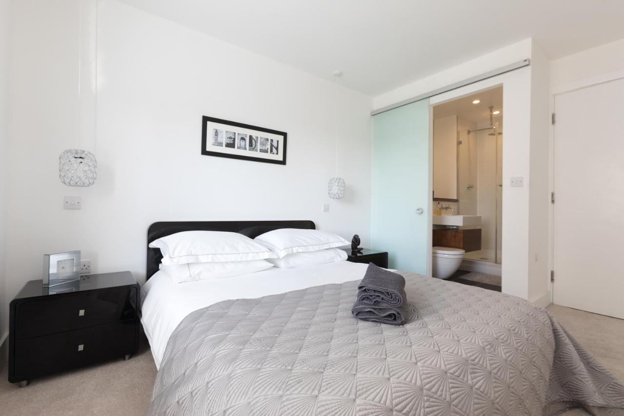 Luxury 2-Bed Flat Parking And Close To The Tube Apartment London Exterior photo